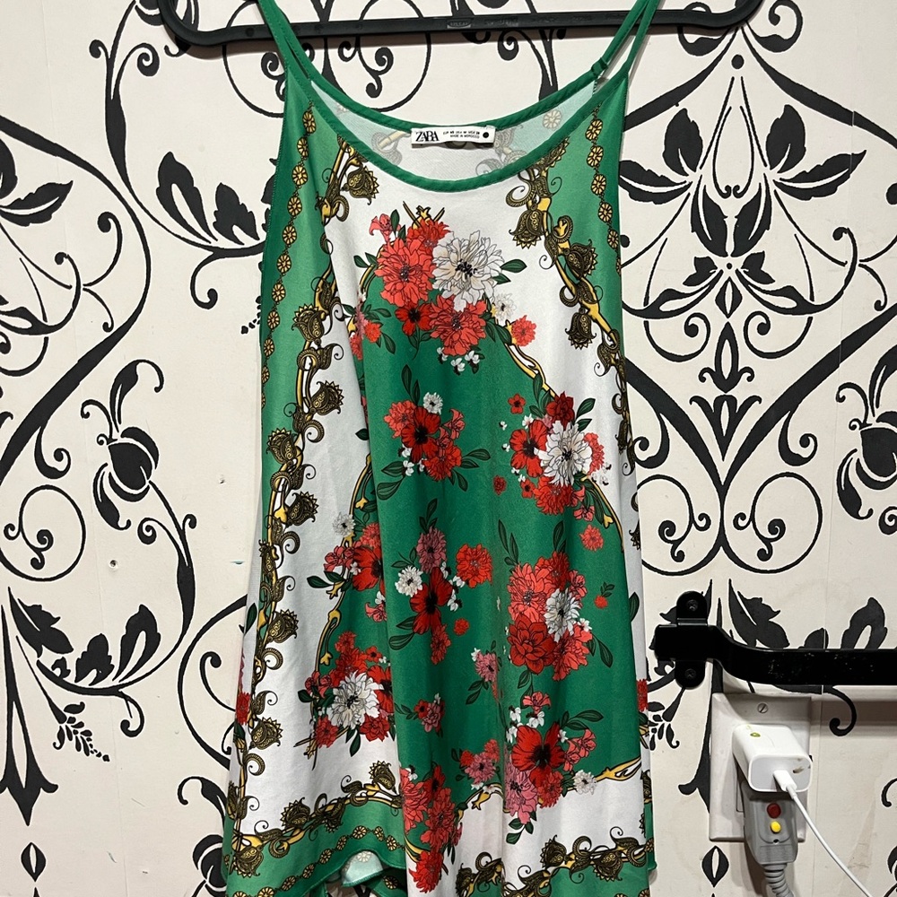 Zara Green and White Floral Top